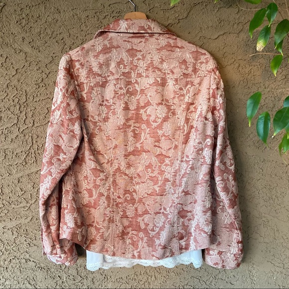 Beautiful Floral Jacket by CHICOS💖 (Fits like an 8) - Picture 4 of 9